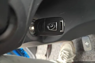 Baojun E200
