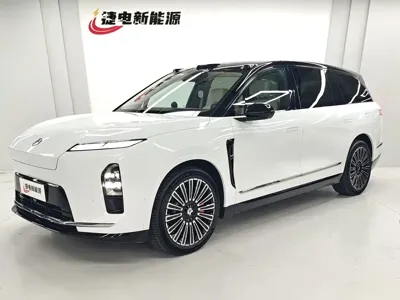 Nio ES8