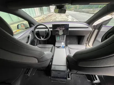 Tesla Model Y L