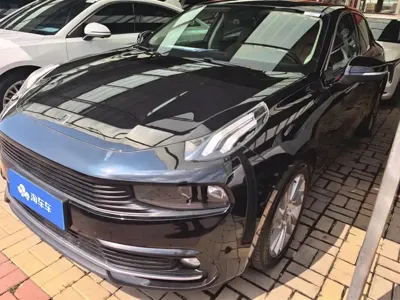 Lynk & Co 03