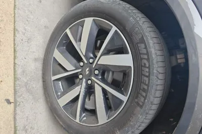 Li Auto L8