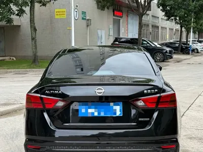 Nissan Teana