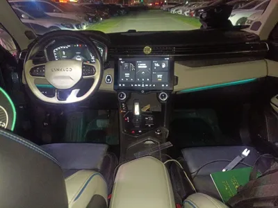 Lynk & Co 01