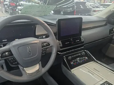 Lincoln Navigator