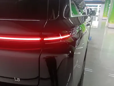 Li Auto L8
