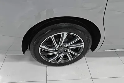 SAIC MAXUS G90