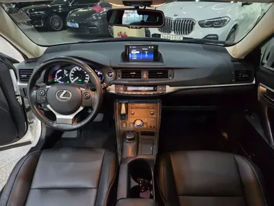 Lexus CT200h