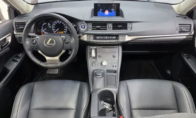Lexus CT200h