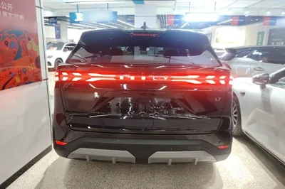 Geely Galaxy L7