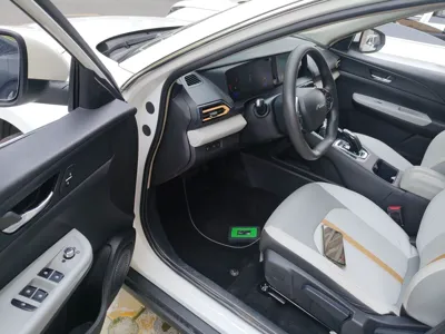 Dongfeng Aeolus E70