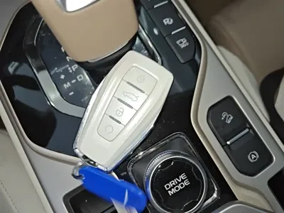 Geely ICON