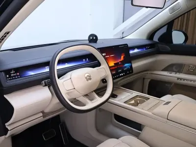 Nio ES8