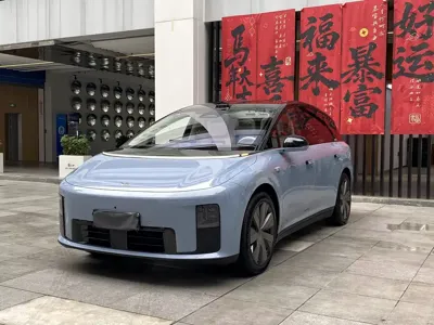 Li Auto 理想i8