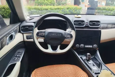 Lynk & Co 02