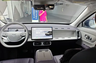 Leapmotor B10