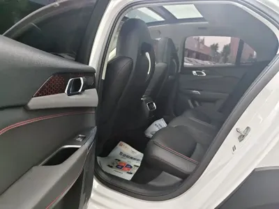 Lynk & Co 02