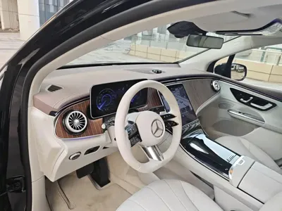 Mercedes-Benz EQE SUV