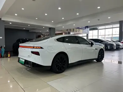 Xpeng P7