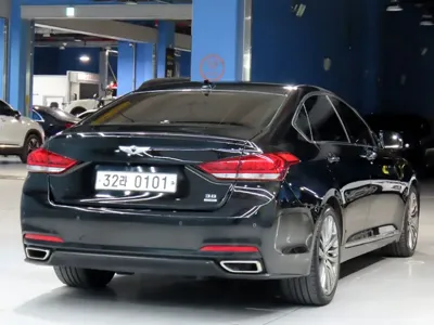 Hyundai Genesis