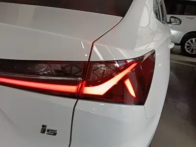 Roewe i5