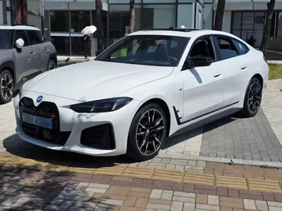 BMW i4