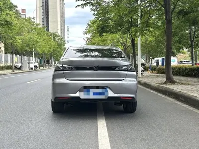 Peugeot 408