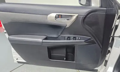 Lexus CT200h