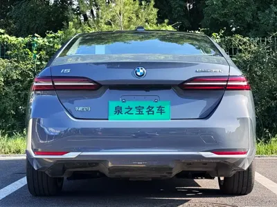 BMW i5