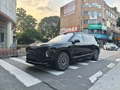 Nio ES8