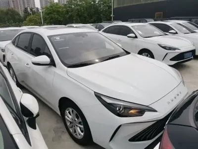 Roewe i5