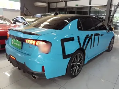 Lynk & Co 03
