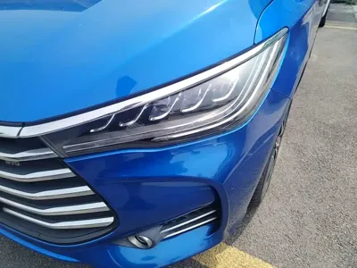 BYD MAX