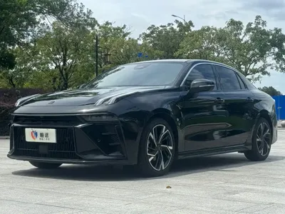 Lynk & Co 03