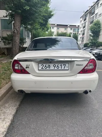 Jaguar XJ