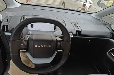 Baojun E300