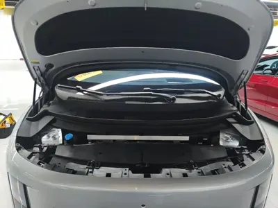 Li Auto 理想i8