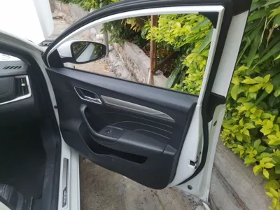 Roewe i6
