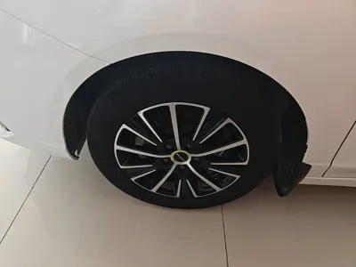Roewe i5