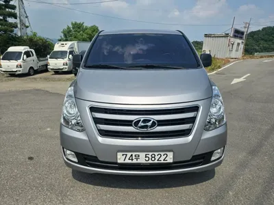 Hyundai Starex