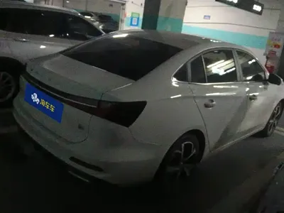 Roewe i5