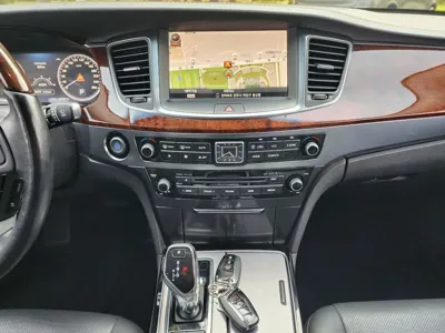 Hyundai Equus