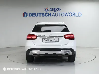 Mercedes-Benz GLA-Class