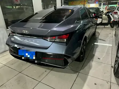 Hyundai Elantra