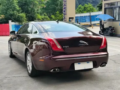 Jaguar XJ