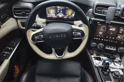 Lynk & Co 02