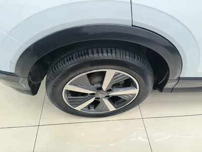 Audi Q2L e-tron
