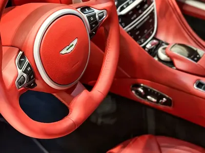 Aston Martin DB11