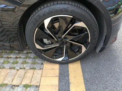 Zeekr 001