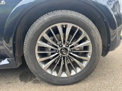 Infiniti QX80