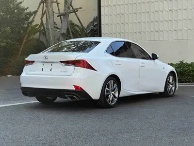 Lexus IS